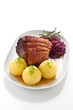 Schäufele mit Kartoffelkloß und Blaukraut