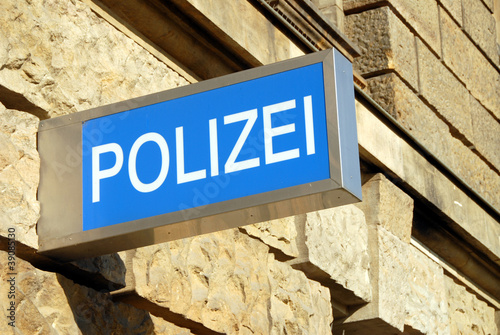 Foto: Polizei, Schild, Polizeirevier, Kriminalität, Dresden Polizei, Schild, Polizeirevier, Kriminalität, Dresden