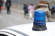 Veicolo della Polizia Locale all'uscita di scuola
