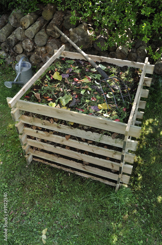 Photo: Composteur / Bac à compost Composteur / Bac à compost