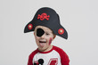 Junge als Pirat
