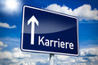 Ortseingangsschild mit Karriere