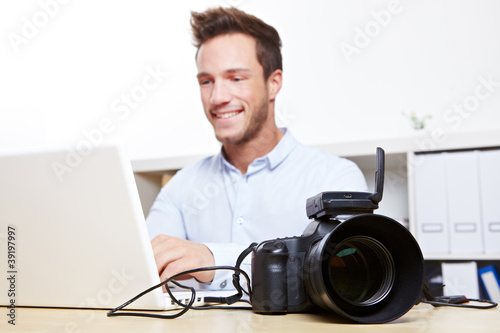 Photo: Datenübertragung von Kamera auf Computer Datenübertragung von Kamera auf Computer