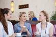Foto: freundinnen im cafe freundinnen im cafe