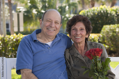 Foto: Portrait of a senior couple smiling Portrait of a senior couple smiling