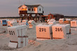 Foto: Strandkörbe und Pfahlbauten am Strand von Sankt Peter-Ording Strandkörbe und Pfahlbauten am Strand von Sankt Peter-Ording