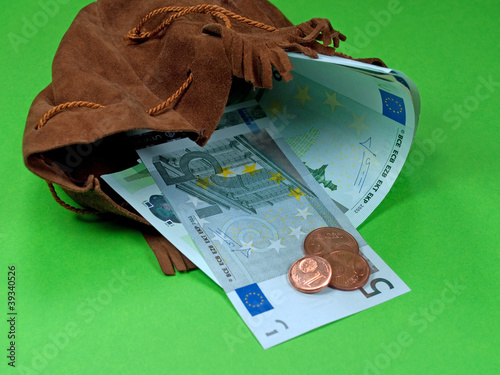 Foto: Ausgaben Ausgaben