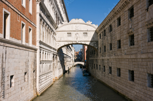 Photo: The famous bridge of Sighs in Venice The famous bridge of Sighs in Venice
