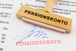Holzstempel auf Dokument: Pensionsskonto