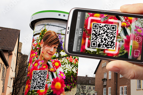 Foto: QR-code scanner on the smartphone QR-code scanner on the smartphone
