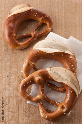 Photo: 3 echt typische deutsche Brezeln 3 echt typische deutsche Brezeln