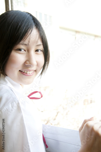Foto: 微笑む女子中学生 微笑む女子中学生