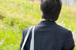 男子高校生の後姿