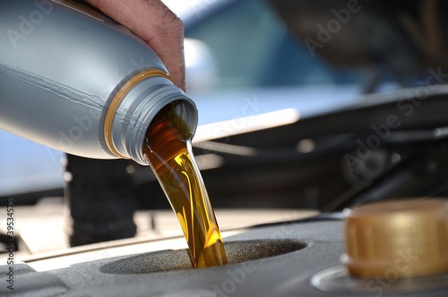 Photo: Olio lubrificante per auto Olio lubrificante per auto