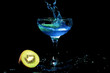 Foto: Blue cocktail splash with kiwi fruit Blue cocktail splash with kiwi fruit