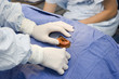 Foto: Surgeon Performing Surgery Surgeon Performing Surgery