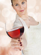junge Frau (22) in festlicher Kleidung, Weinglas, Bokeh