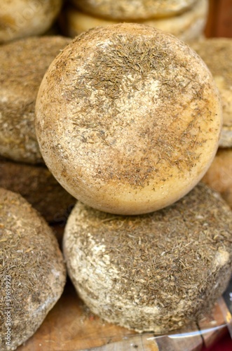 Photo: pecorino alla lavanda pecorino alla lavanda