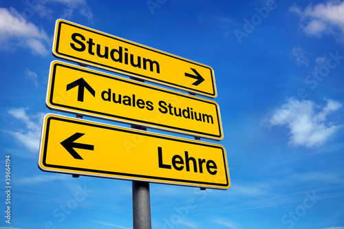 Foto: Studium Duales Studium oder Lehre Studium Duales Studium oder Lehre