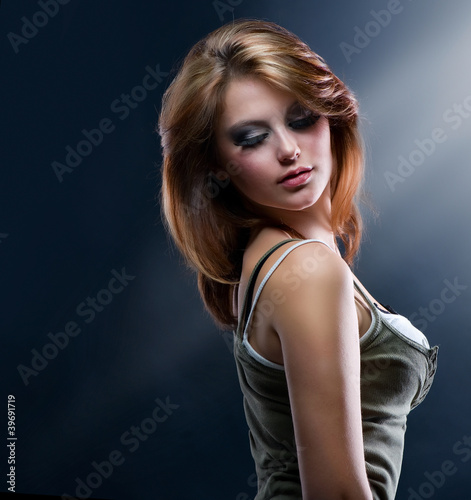 Photo: Fashion Dancing Girl Fashion Dancing Girl