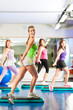 Photo: Fitness - Training und Workout im Fitnessstudio Fitness - Training und Workout im Fitnessstudio
