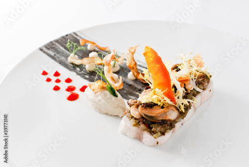 Foto: loup de mer | artischocke | miesmuschel | paprika loup de mer | artischocke | miesmuschel | paprika