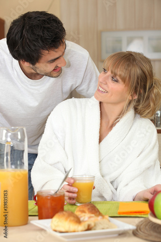 Foto: Couple having breakfast Couple having breakfast