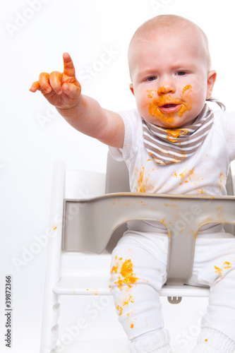 Photo: baby mit brei baby mit brei