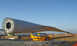 Détail avant montage d'une pale d'éolienne offshore