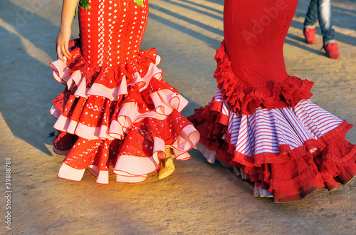 Photo: Mujeres con trajes de gitana, Feria Mujeres con trajes de gitana, Feria