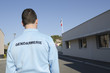 gendarme sortant de la gendarmerie gendarme sortant de la gendarmerie