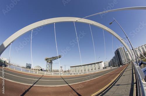 Foto: Unusual fisheye view of Glasgow Clyde Arc bridge and other landm Unusual fisheye view of Glasgow Clyde Arc bridge and other landm