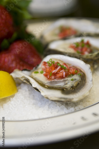 Photo: Oysters with strawberry mignonette vinaigrette on ice Oysters with strawberry mignonette vinaigrette on ice