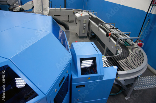 Photo: Print shop (press printing) - Finishing line Print shop (press printing) - Finishing line