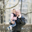 Kleinkind mit Papa