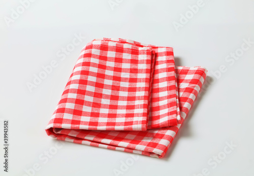 Photo: Red and white table linen Red and white table linen