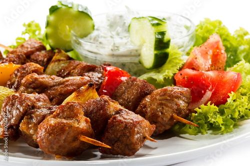 Foto: Grilled meat and vegetables Grilled meat and vegetables