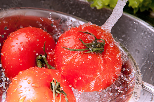 Photo: Splashing tomatoes Splashing tomatoes