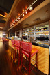 Foto: bar counter with chairs in empty comfortable restaurant bar counter with chairs in empty comfortable restaurant