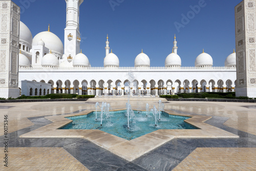 Photo: Sheikh Zayed Mosque in Abu Dhabi, United Arab Emirates Sheikh Zayed Mosque in Abu Dhabi, United Arab Emirates