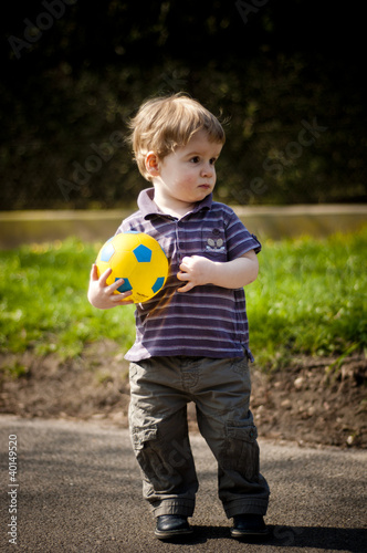 Photo: Enfant au ballon Enfant au ballon