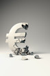 Eurozeichen zerbricht