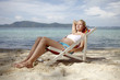 junge schwangere frau macht urlaub in thailand