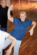 Tanzende Senioren im Fitnesscenter