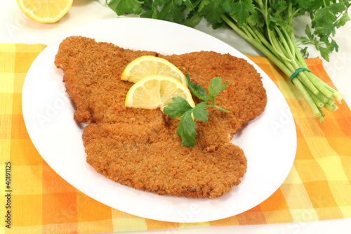 Photo: frisch gebratenes Wiener Schnitzel frisch gebratenes Wiener Schnitzel