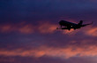 Foto: Airplane coming in for landing Airplane coming in for landing
