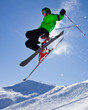 Freeskier im Sprung