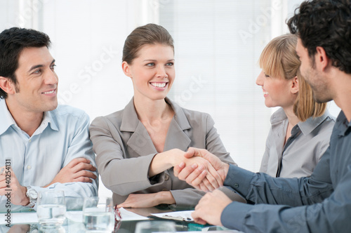 Foto: Businesswoman handshake Businesswoman handshake