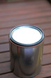 Foto: Paint can without a label, blurred background Paint can without a label, blurred background