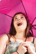 Mädchen mit pink Regenschirm